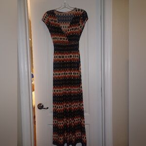 5th & Love Sleeveless V-Neck Maxi Dress in Navy, Rust & Cream